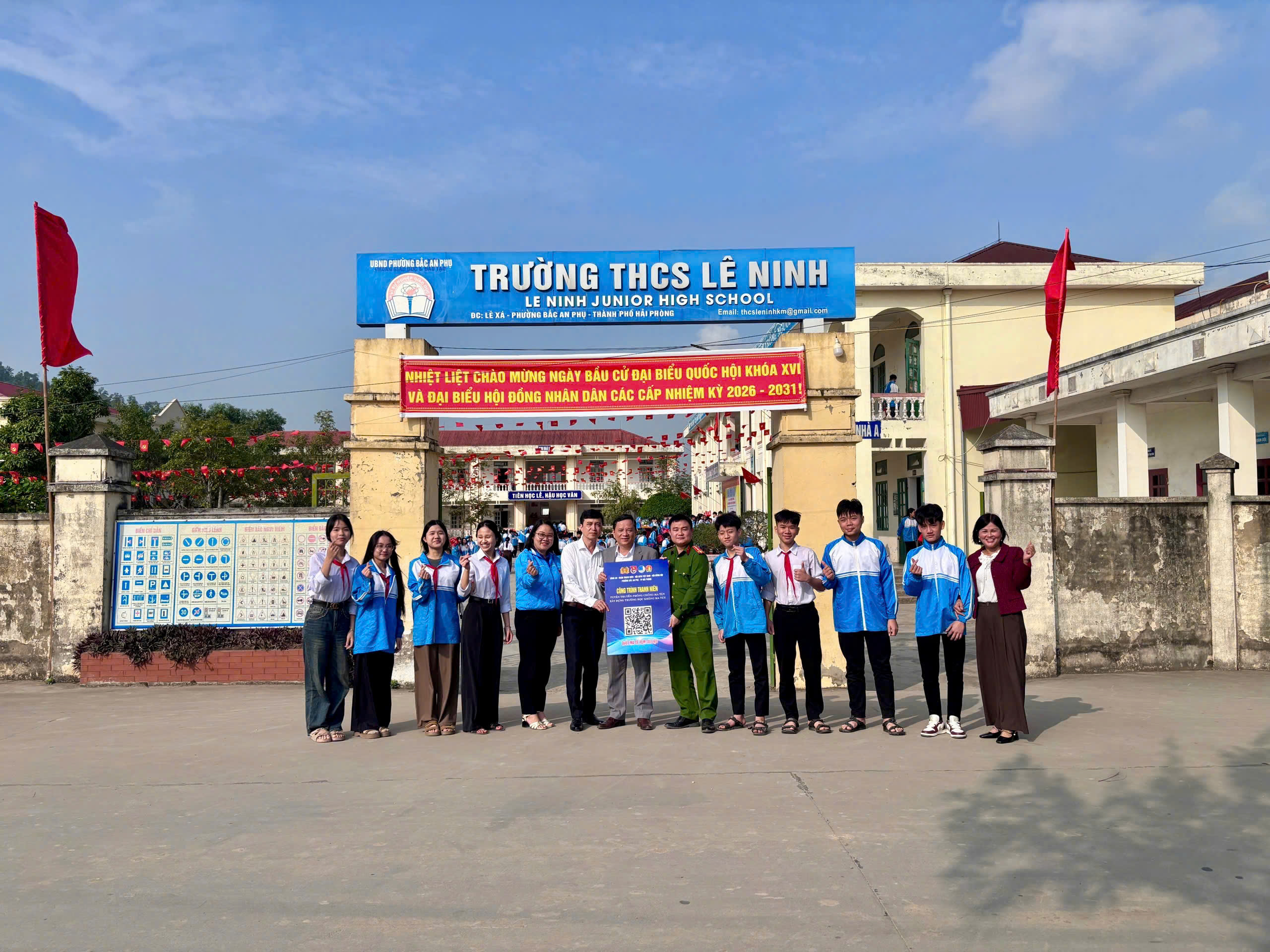 Công an phường Bắc An Phụ: Trao tặng công trình thanh niên 